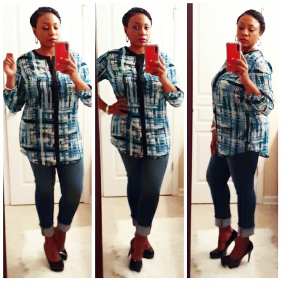 Zac & Rachel Abstract Teal Flowy Top - Picture 7 of 7